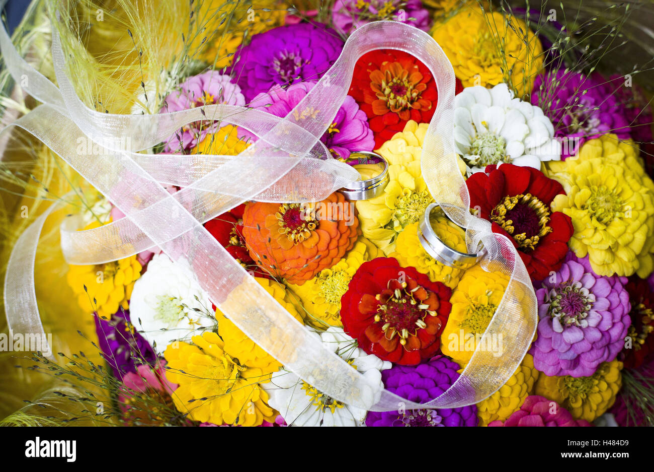 Wedding, flower bouquet with rings Stock Photo Alamy