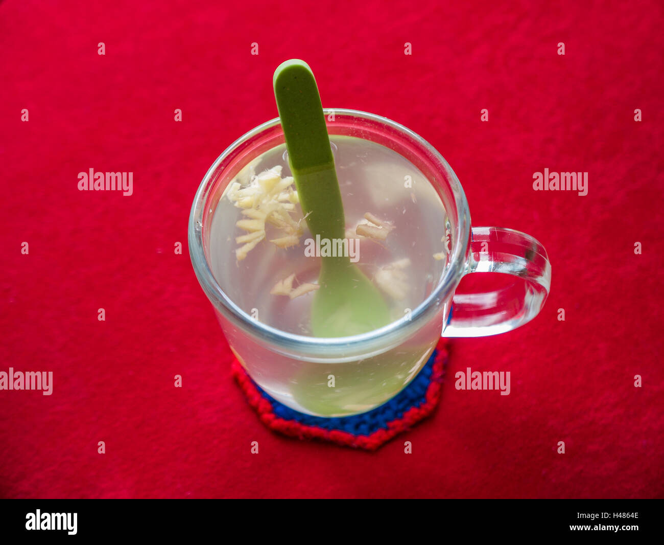 Hot ginger drink made of fresh cut up ginger root Stock Photo Alamy