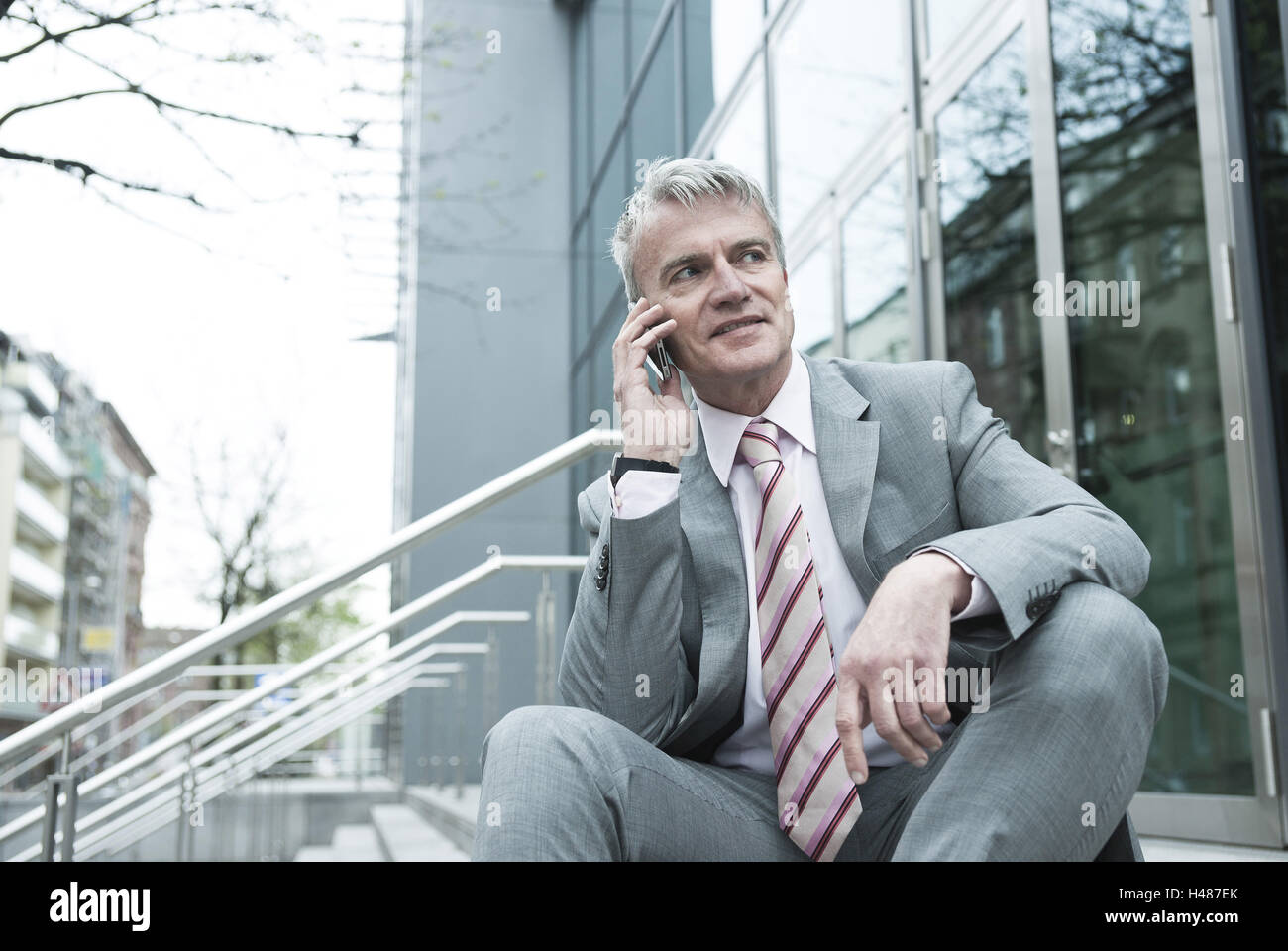Managers, call up, tie, man, Bestager, business, concentration, mobile phone, sit, conversation, telephone call, tie, Stock Photo