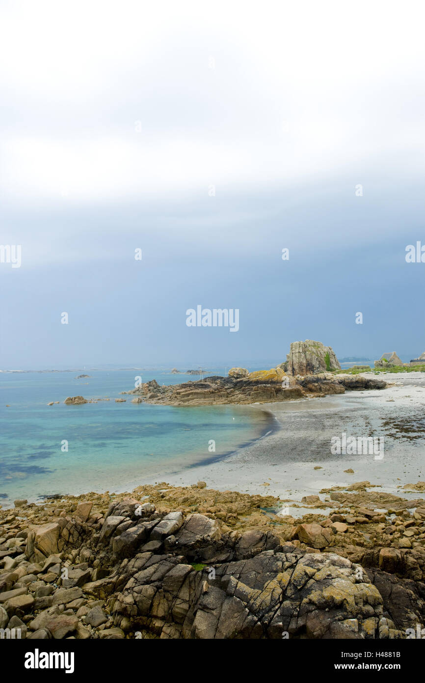 Brittany coast rock bay sea hi-res stock photography and images - Alamy