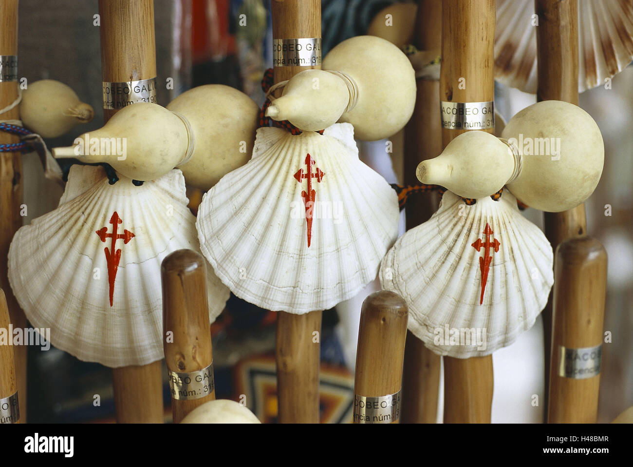 Spain, Galicia, Santiago de Compostela, souvenir sales, pilgrim's floors, scallop shells, place of pilgrimage, woodhouses, travelling floors, mussels, icon, to pilgrims, Pilgerschaft, Jakob's way, pilgrimage, pilgrim's way, material, economy, retail trade Stock Photo