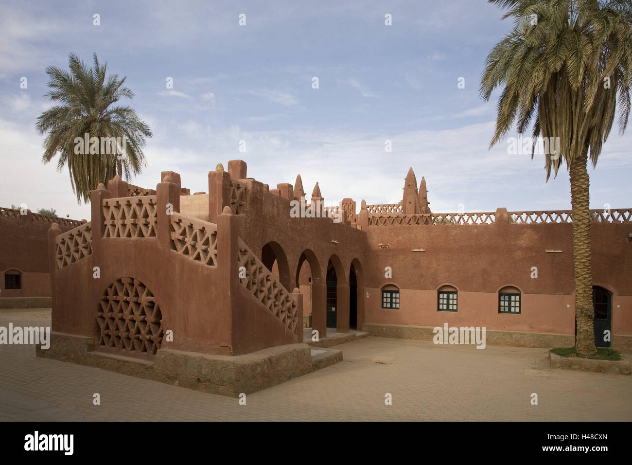 Algeria, Timimoun, hotel L'Oasis blusher, Africa, North, Africa, destination, tourism, building, architecture, hotel building, closed, Sudanese, mucky architecture, mucky construction method, outside, deserted, palms, Stock Photo