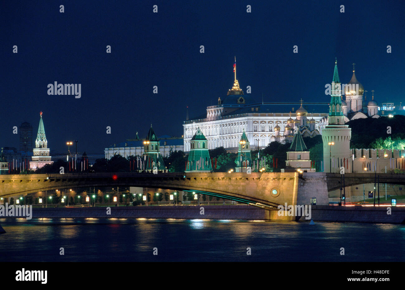 Russia, Moscow, town view, Kremlin, river Moscow, evening, capital, Kremlin palace, towers, churches, cathedrals, Kremlin palace, place of interest, landmark, culture, tourism, structure, architecture, lights, bridge, Stock Photo