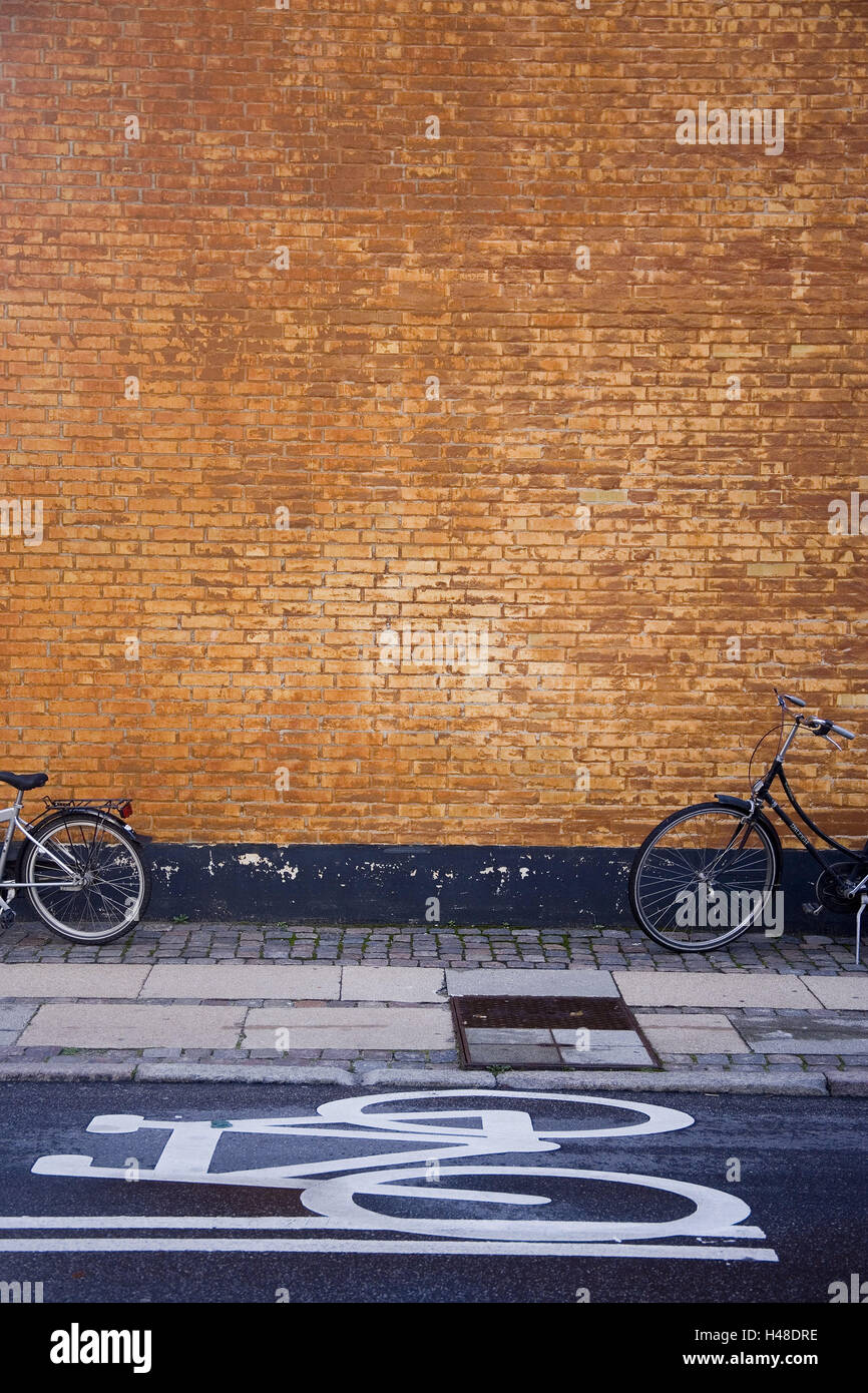 House facade, sidewalk, bicycles, detail, street, pictogram, bicycle, Stock Photo