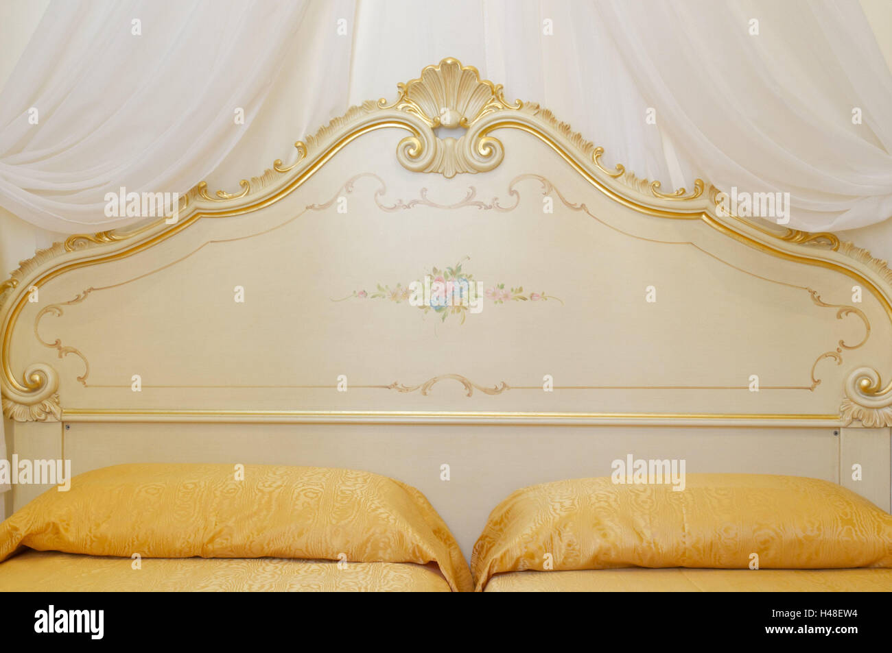 Wedding bed, veil, head, pillow, Venice, Italy, double bed, marriage