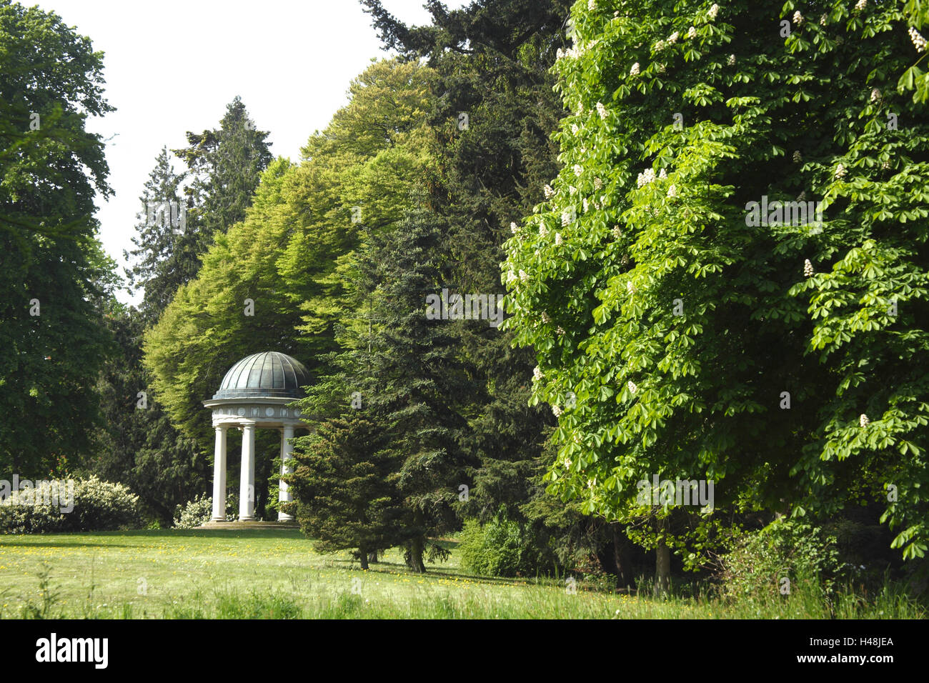 Germany, Schleswig - Holstein, Eutin, solar temple in the lock garden, Stock Photo