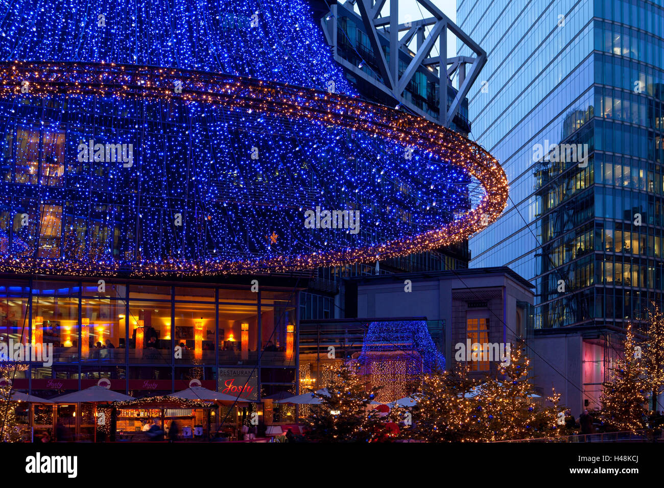 Germany, Berlin, Potsdamer Platz, Christmas market, night, lighting 
