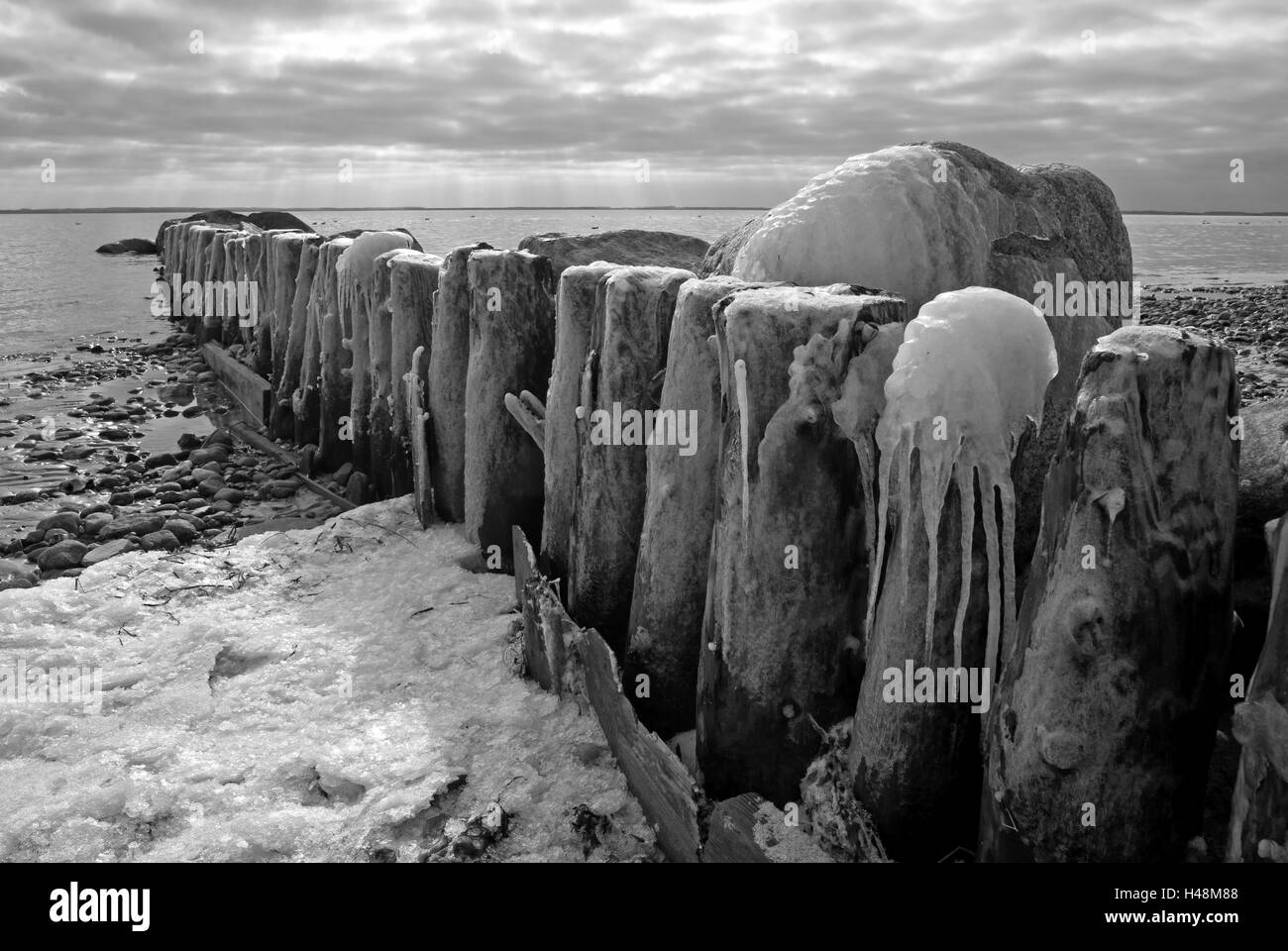 Germany, Schleswig-Holstein, Baltic Sea, iced Buhne, Stock Photo