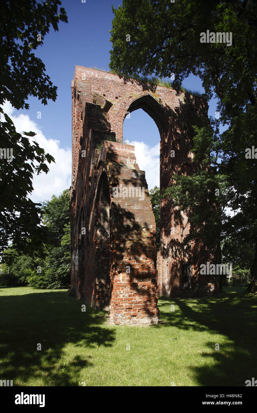 Germany, Mecklenburg-West Pomerania, Greifswald, cloister ruin Eldena ...