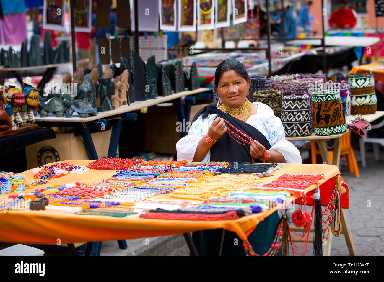 Ecuador, province of Cotopaxi, Pujili, market, traditionally, woman
