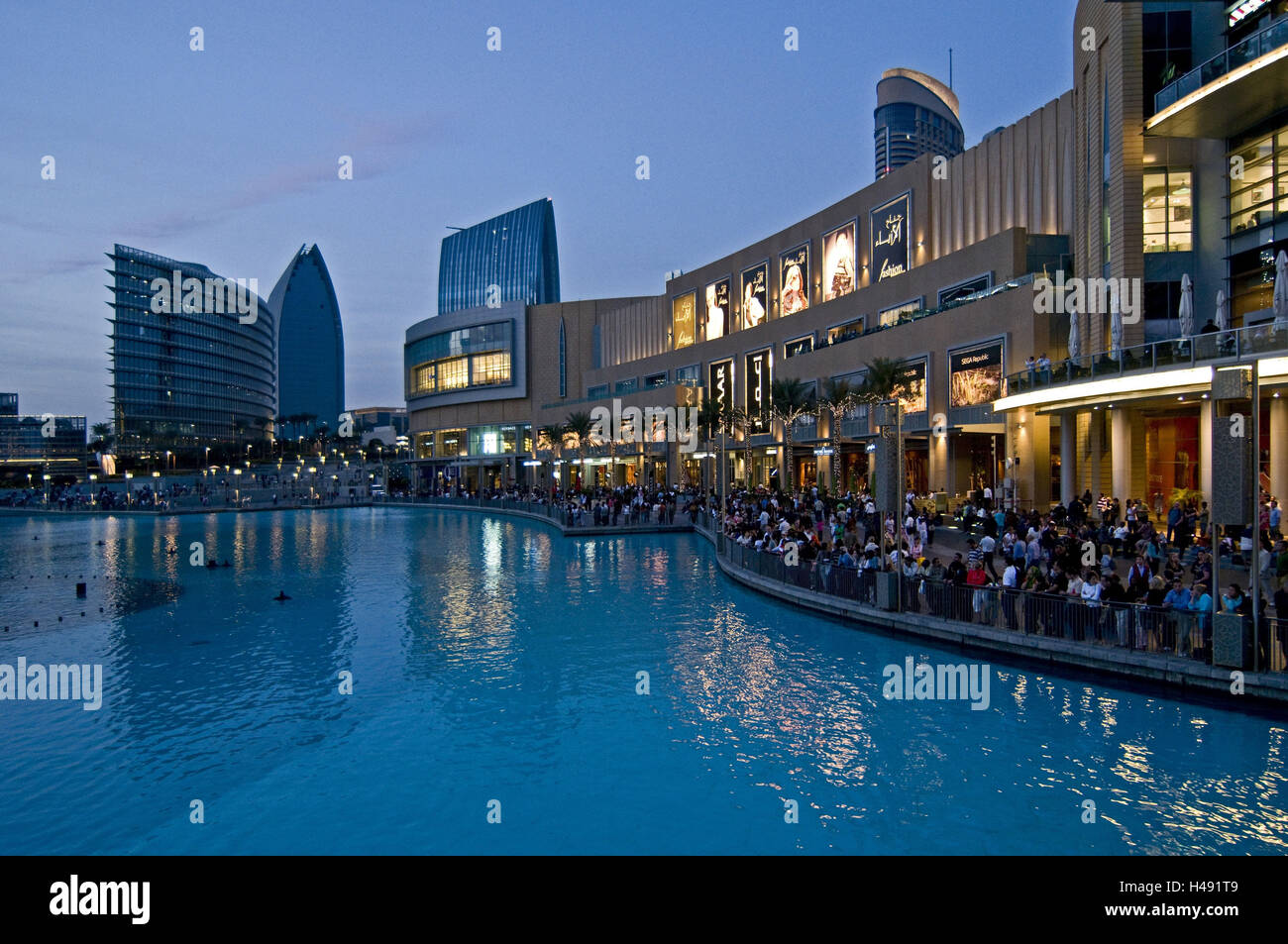 Dubai Shopping Malls Outside