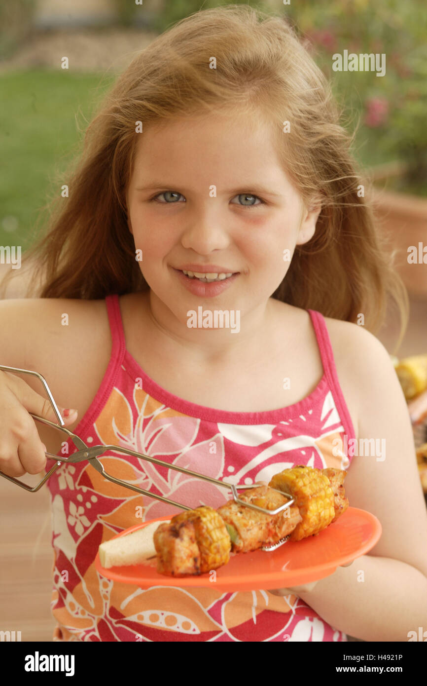 https://c8.alamy.com/comp/H4921P/child-girl-terrace-have-of-a-barbecue-plate-grill-liers-vegetable-H4921P.jpg