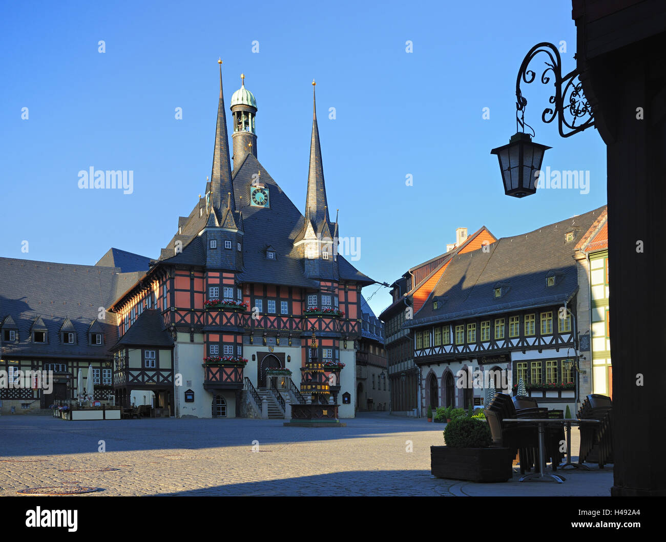 Germany, Saxony-Anhalt, resin, Wernigerode, city hall, outside, sunshine, heaven, blue, architectural style, Gothic, medievally, typically, half-timbered, Old Town, Idyll, building, architecture, tourism, place of interest, lane, half-timbered houses, his Stock Photo