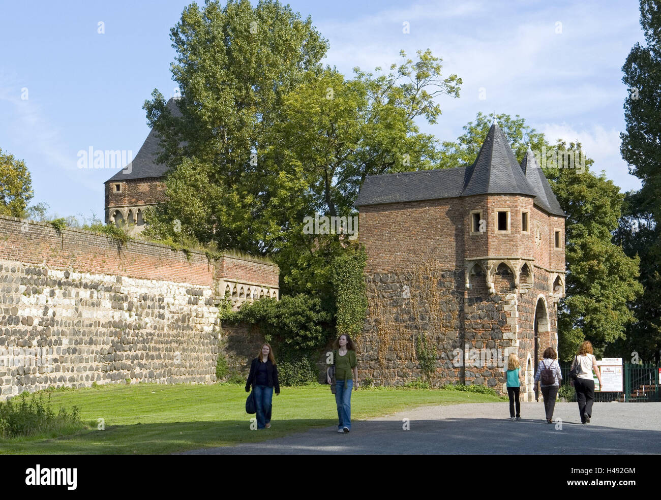 Germany, North Rhine-Westphalia, Dormagen-Zons, castle peace current, city wall, tourist, Dormagen, Zons, inch fortress, fortress, castle goal, defensive wall, brick, brick defensive wall, place of interest, tourism, person, sunshine, Stock Photo