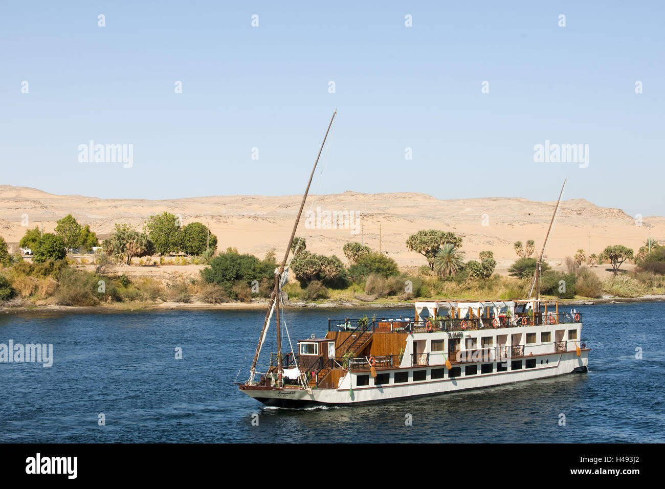 Egypt, the Nile between Luxor and Aswan, Dahabije, small ship with