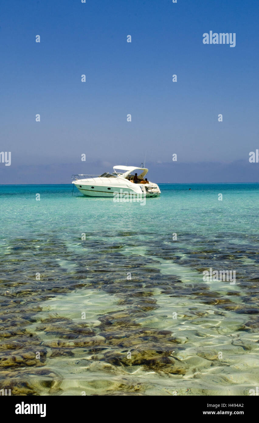 Greece, Crete, Ireapetra, engine yacht in front of the unoccupied island Chrissi, Stock Photo