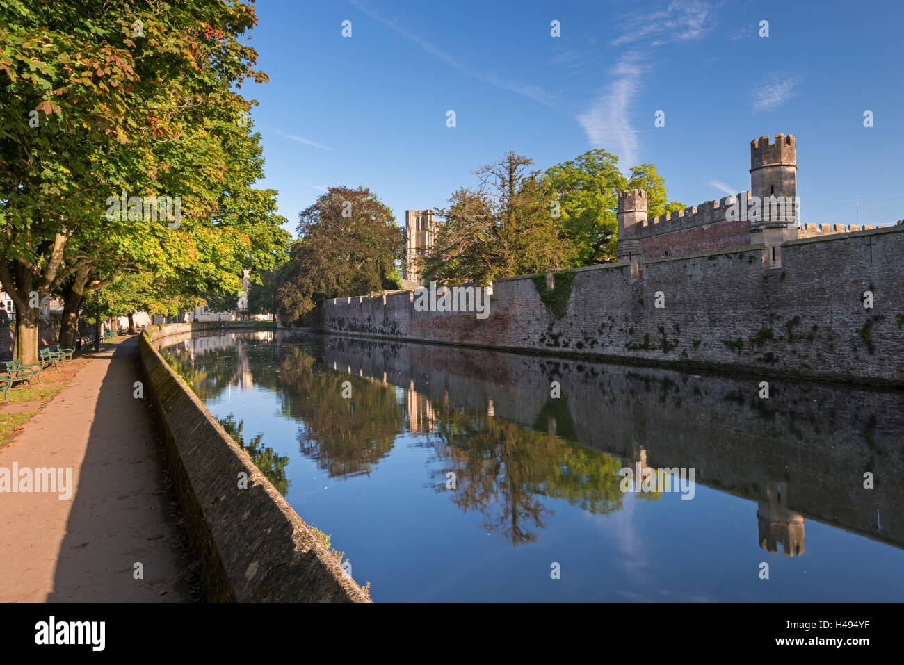The Bishop's Palace and moat in the cathedral city of Wells, Somerset, England. Autumn (September) 2013. Stock Photo