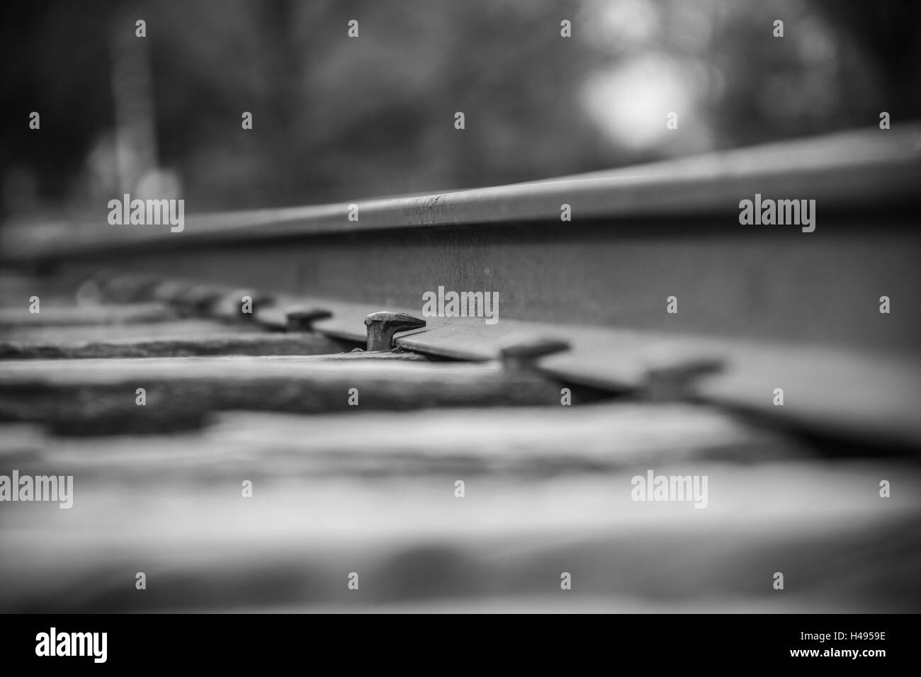 Black and white railroad tracks hi-res stock photography and images - Alamy