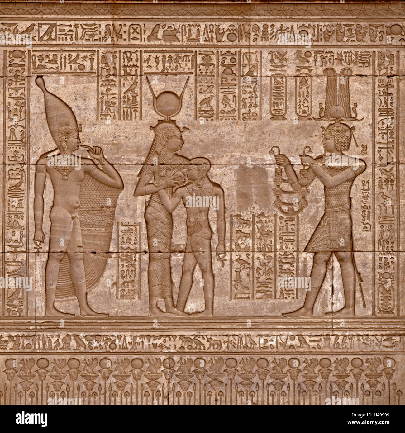 Dendera hathor temple hi-res stock photography and images - Alamy