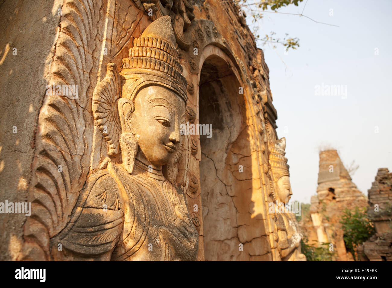 Myanmar, Shan state, region Inle lake, Samkar region, Alaung Sitthou, pagoda, grace note, statue, Stock Photo