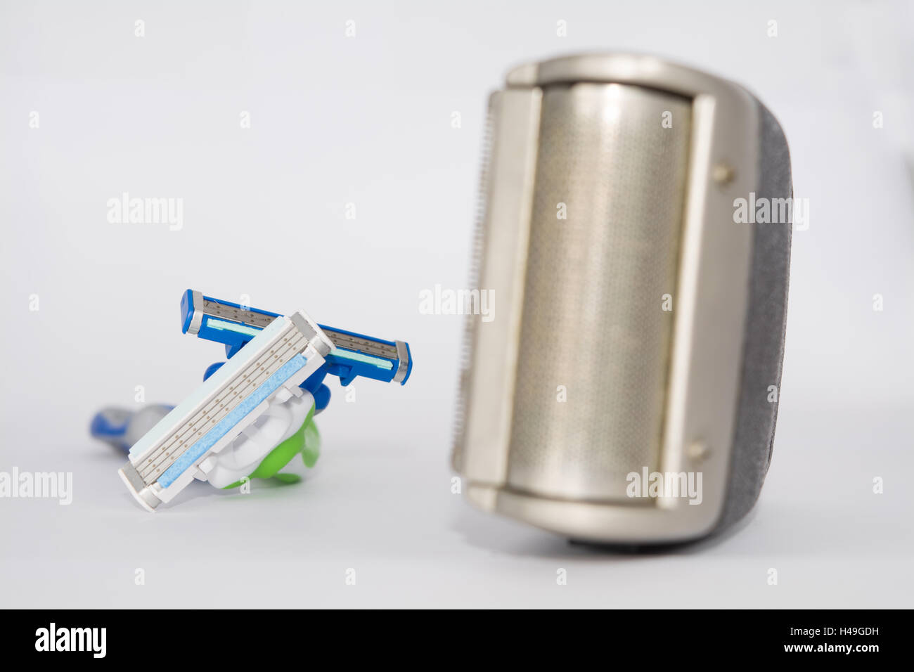 Old electrical shaver and razors Stock Photo Alamy