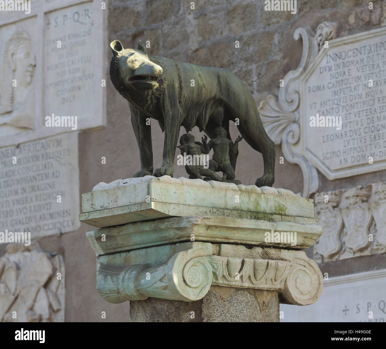 Rome statue romulus remus hires stock photography and images Alamy