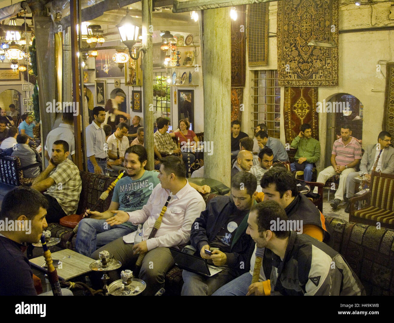 Turkey, Istanbul, Shisha bar with Cemberlitas Stock Photo Alamy