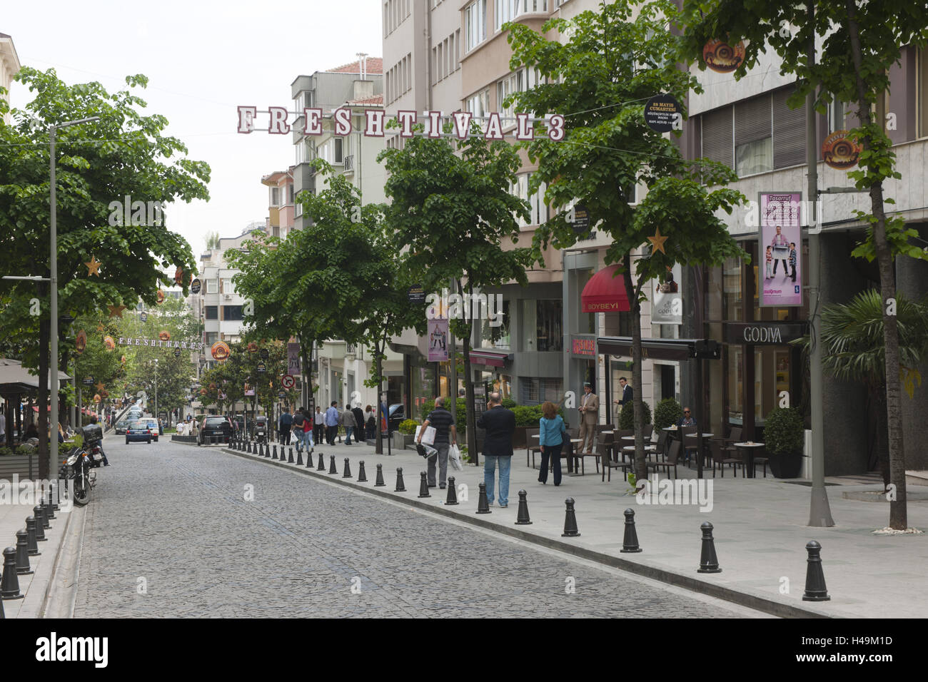 Turkey, Istanbul, Nisantasi, Abdi Ipekci Caddesi, purchasing boulevard
