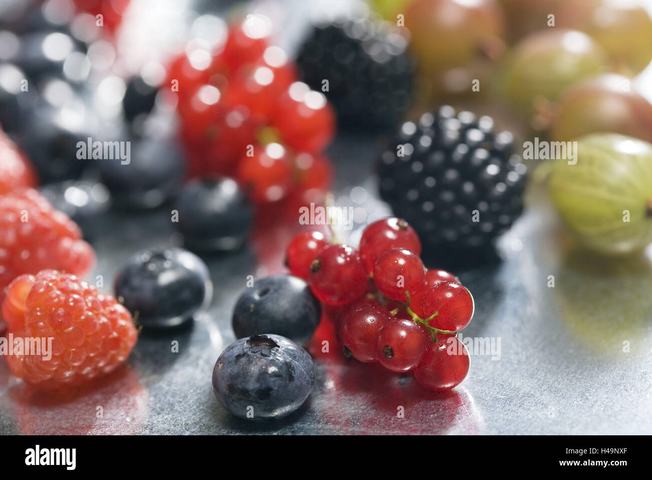 Bilberries, red currants, raspberries, gooseberries, blackberries, close up, Food, fruits, berries, eatable, blue-black, darkly, red, light-red, green, many, fragrantly, product photography, studio, summer fruit, soft fruits, berries, vitamins, rich in vitamins, differently, passed away, blur, Stock Photo
