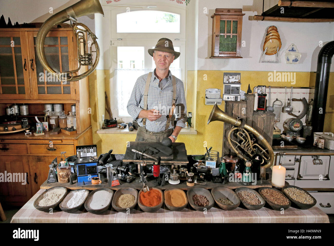 Neudorf, Germany. 26th Sep, 2016. Company owner Juergen Huss standing