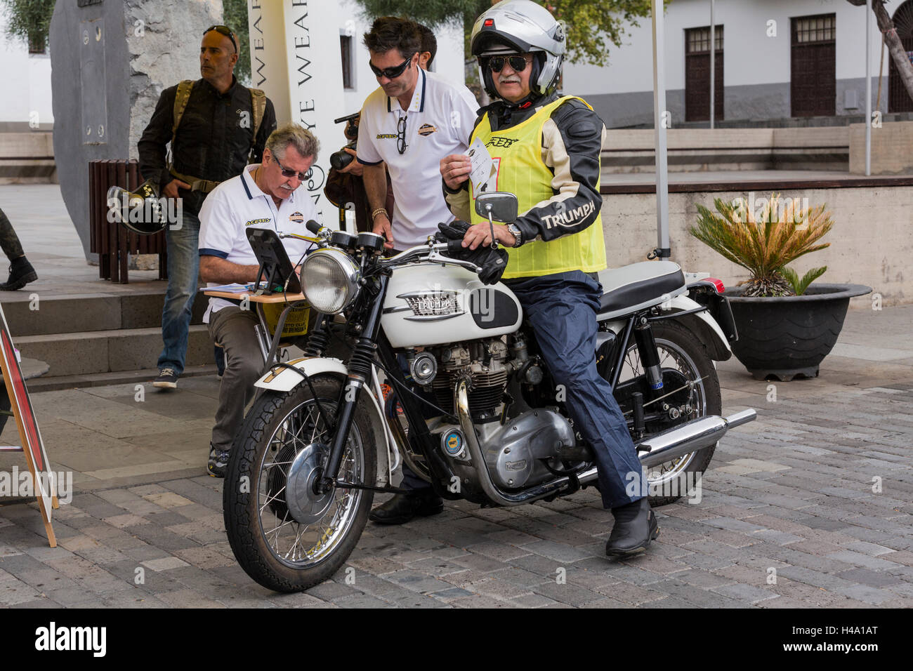 Santiago del Teide,  Tenerife, Canary Islands, Spain. 14th October 2016. Classic and modern motorcycles during the first days route from Santiago del Teide through Masca and return.  Queens Cavalcade event, during which 91 motorcycles will spend 4 days completing various routes throughout the Canary Islands. Credit:  Phil Crean A/Alamy Live News Stock Photo