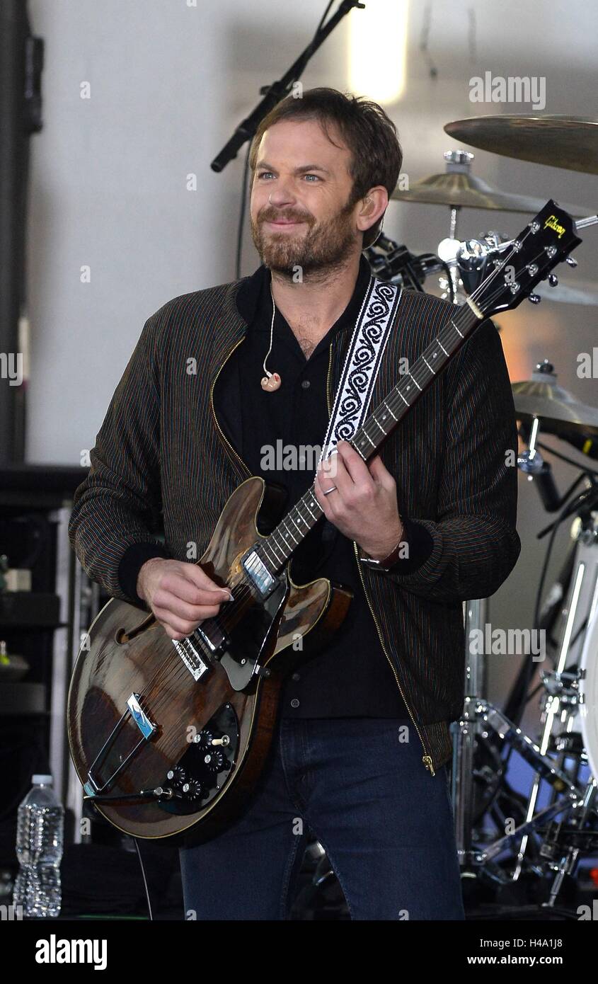New York, NY, USA. 14th Oct, 2016. Caleb Followill, Kings of Leon on stage for NBC Today Show Concert with Kings of Leon, Rockefeller Plaza, New York, NY October 14, 2016. Credit:  Kristin Callahan/Everett Collection/Alamy Live News Stock Photo