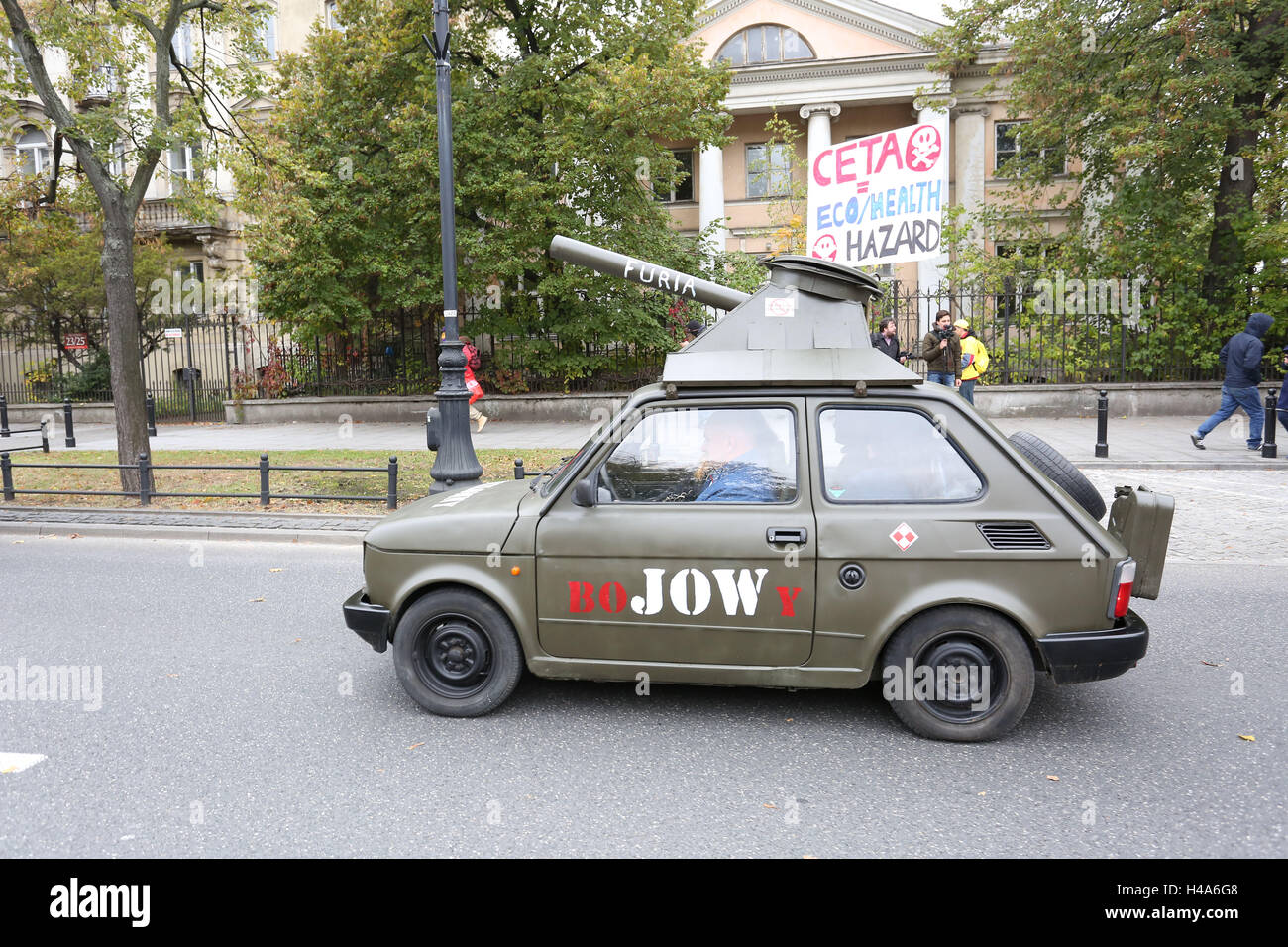 Poland, Warsaw, 15th October 2016: Several NGOs, Green Party, Antifa and Solidarnosc (labour union) held protest march against TTIP and CETA at the Ministry of Agriculture in Poland. Credit: Madeleine Ratz/Alamy Live News Stock Photo