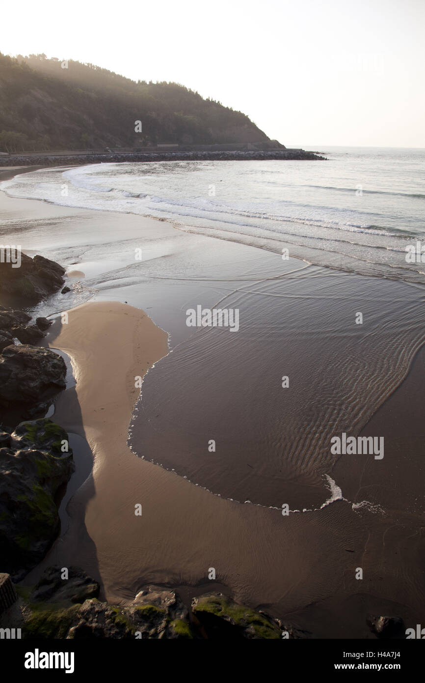 Beach in deba basque hi-res stock photography and images - Alamy