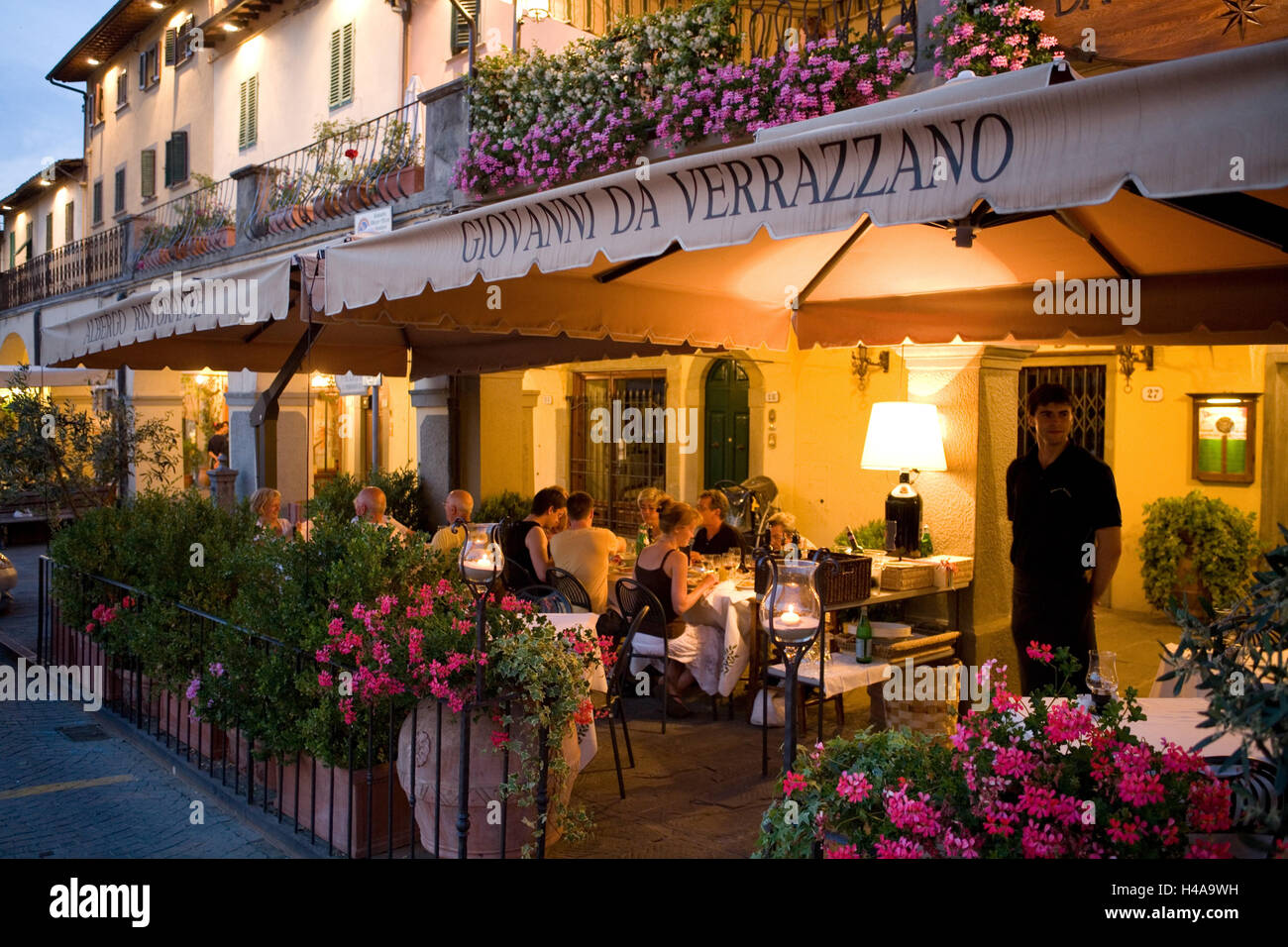 Italy, Tuscany, Chianti, Greve, restaurant, guests ...