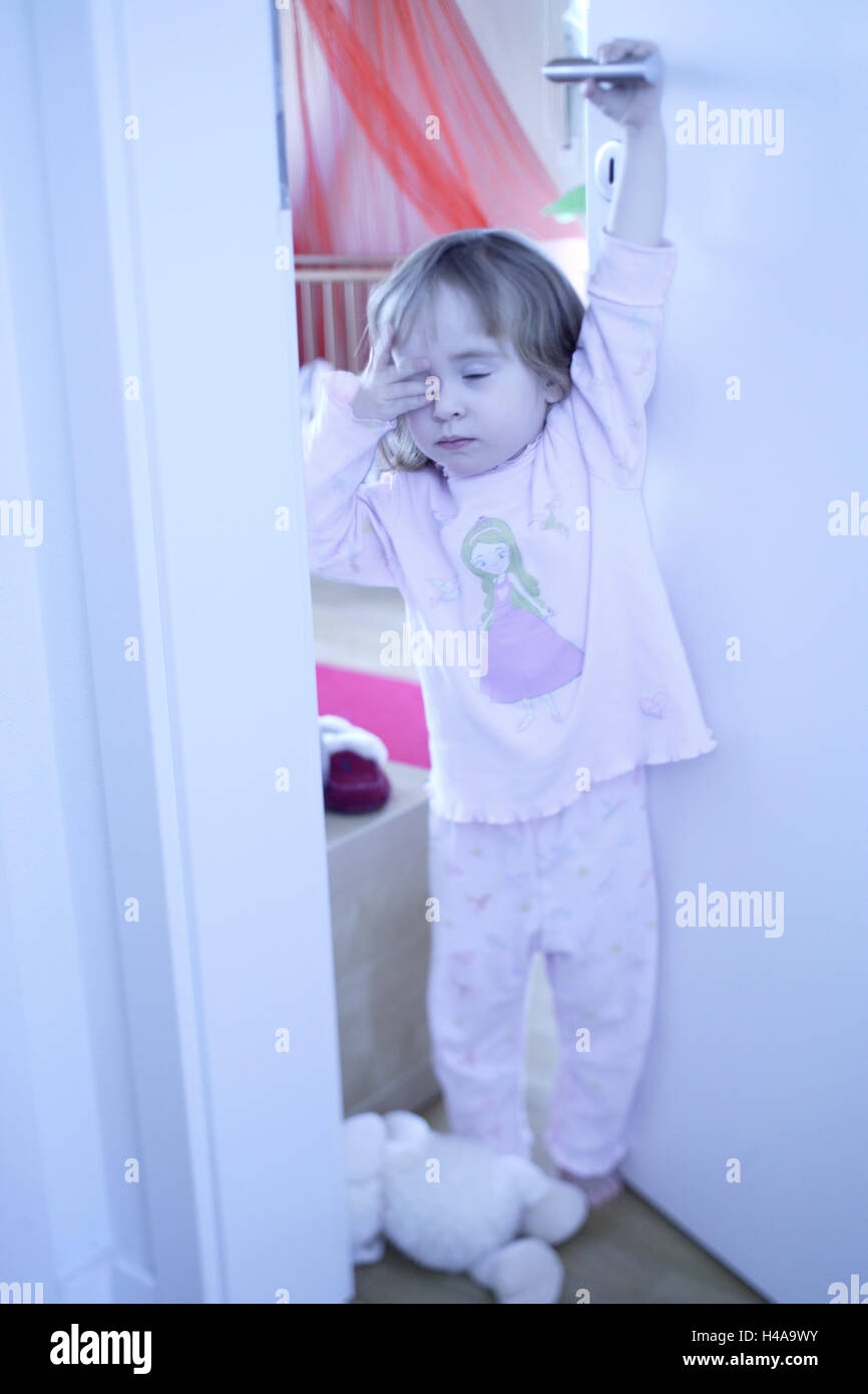 Child, girl, sleepwalking, 4-6 years, alone, lonely, hall, door, inside, children's room, infant, Addicted to moon, tiredly, sleep suit, soft animal, sleep, sleep disturbance, sleepwalker, sleepwalker, soft toy, dream, subconsciously, subconsciousness, action, half sleep, at night, door latch, door handle, open, made unfamiliar, Stock Photo