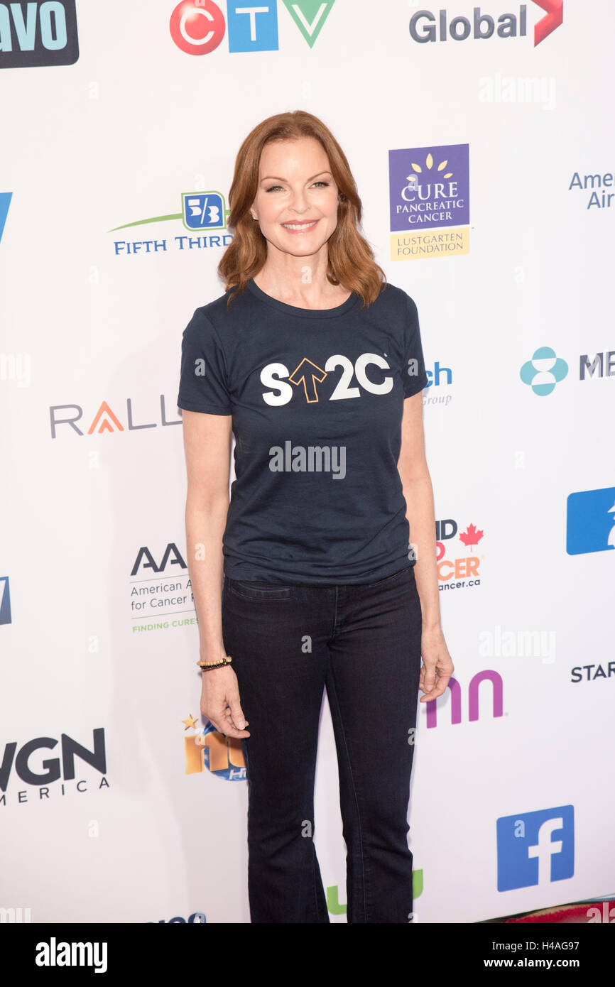 Marcia Cross attending Stand Up to Cancer 2016 red carpet at Disney Hall , Los Angeles CA. Stock Photo