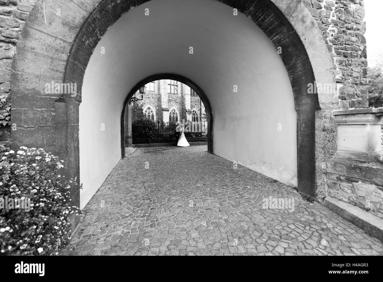 Wedding arch Black and White Stock Photos & Images - Alamy