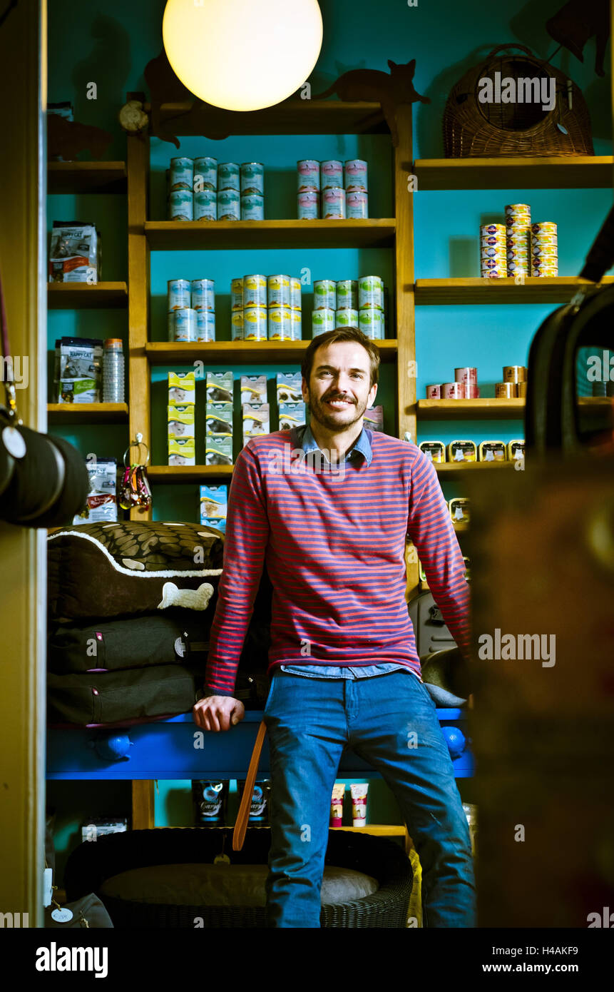 Germany, Hamburg, St. Lange Reihe, retail shop, pet shop, Pet