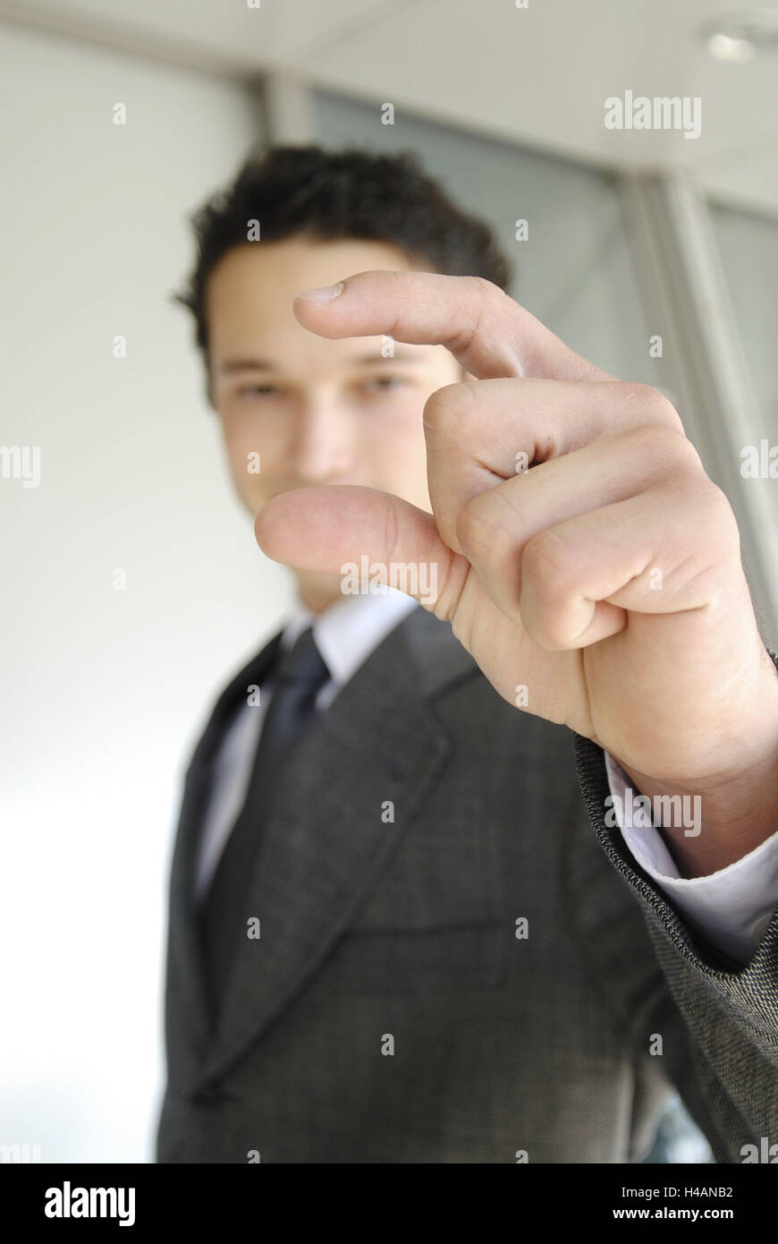 Hand measurement gesture hi-res stock photography and images - Alamy