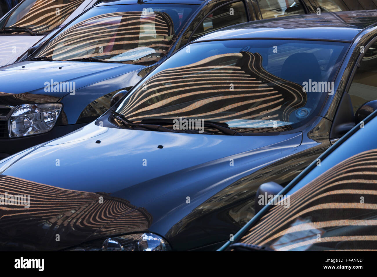 Hamburg, cars, facades, mirroring Stock Photo - Alamy