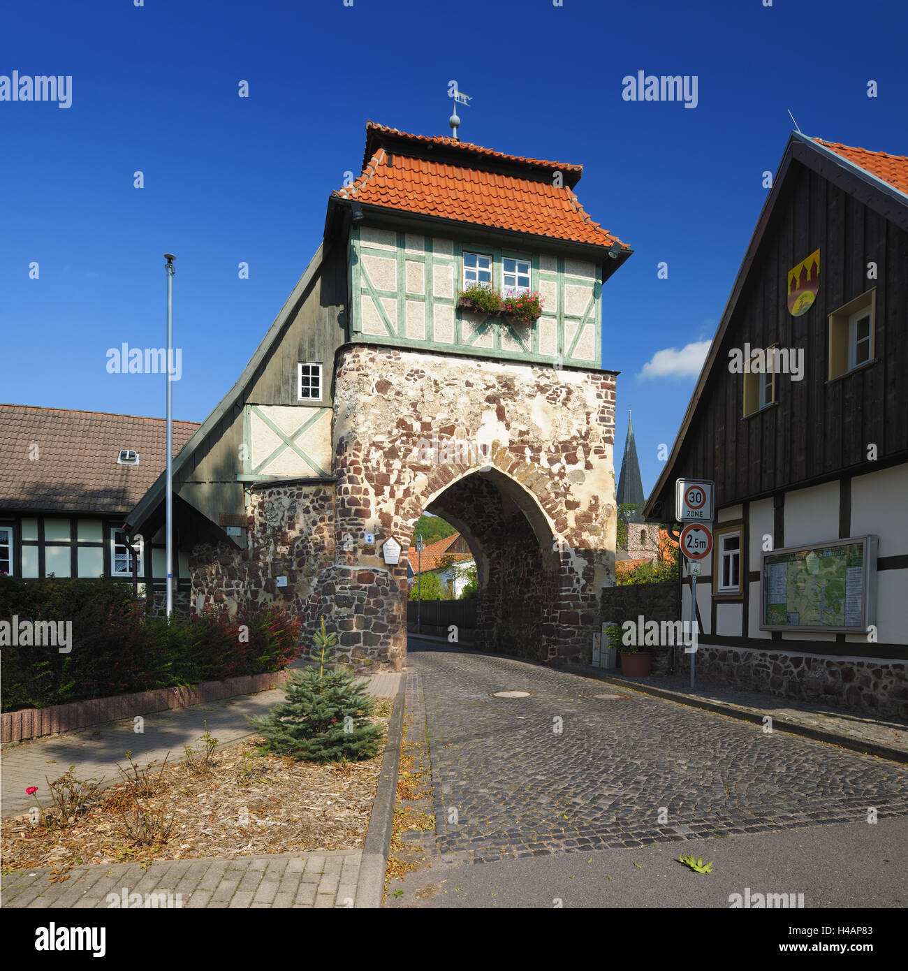 Germany, Saxony-Anhalt, Haerz, Neustadt, old gate, architectural style, half-timbered, lane, half-timbered houses, narrow, paving, cobblestones, architecture, Old Town, historical, medieval, south Harz, romantical, typical, Idyll, tourism, place of intere Stock Photo