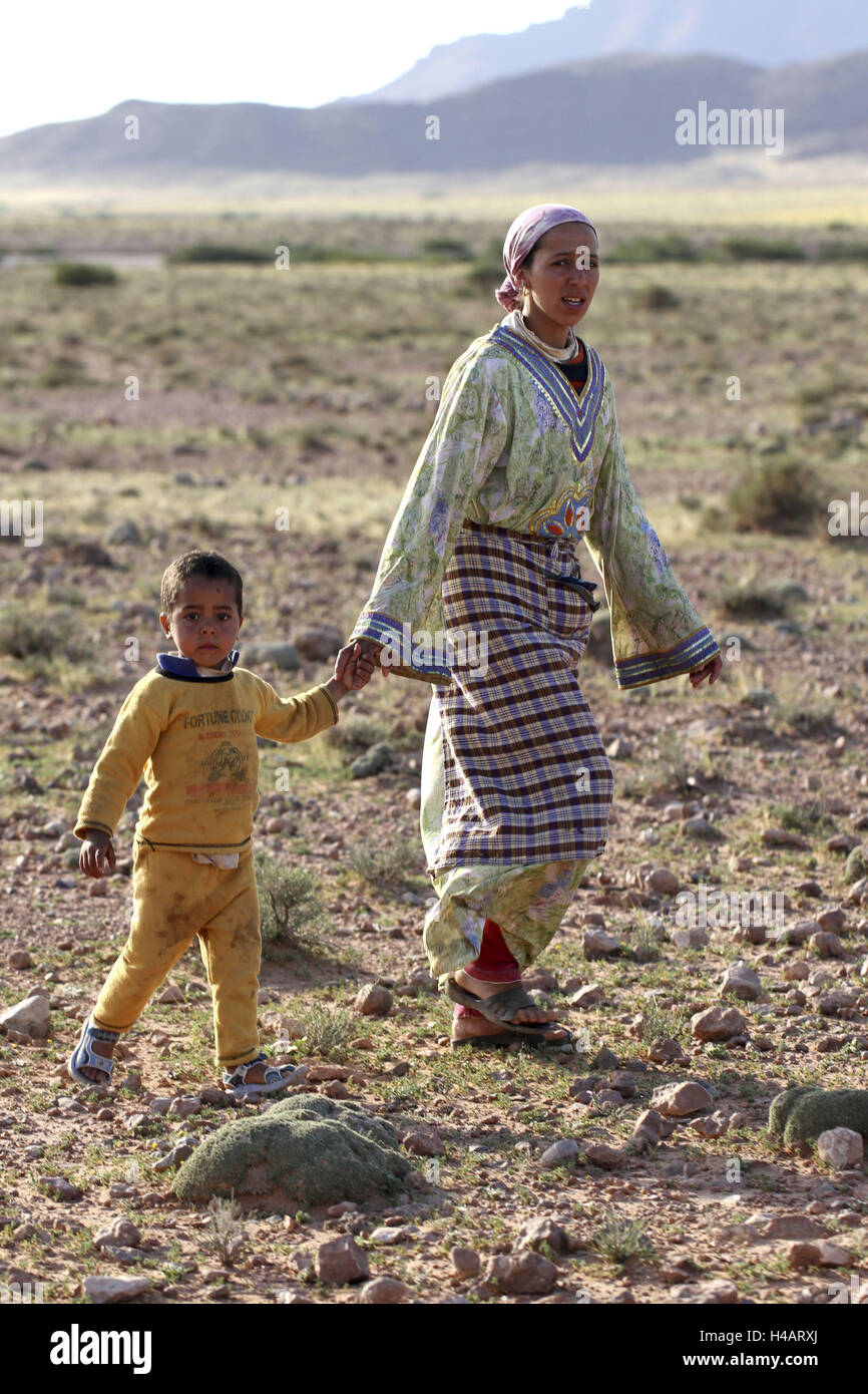 Child In Desert High Resolution Stock Photography and Images - Alamy