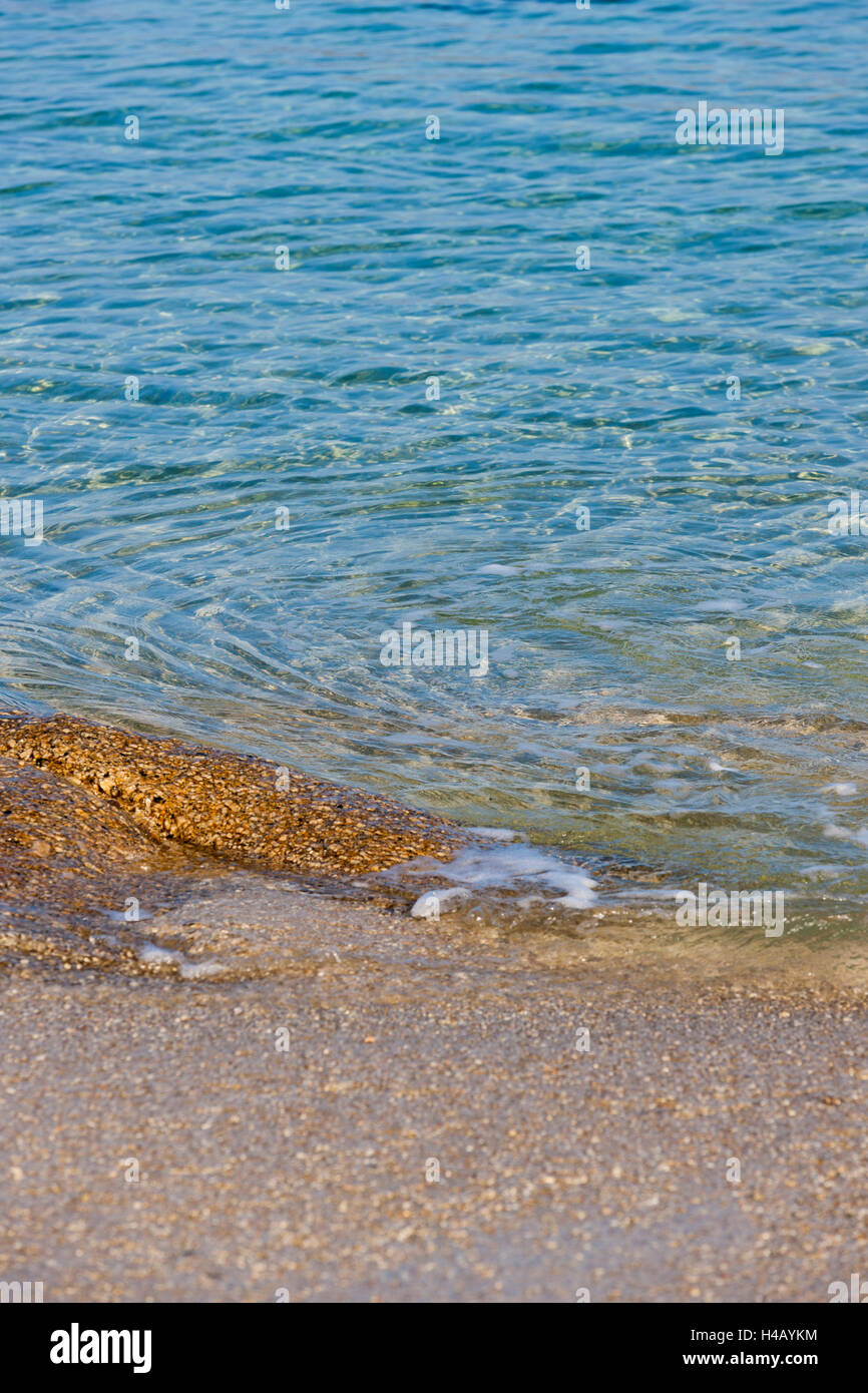 Rock in the water hi-res stock photography and images - Alamy