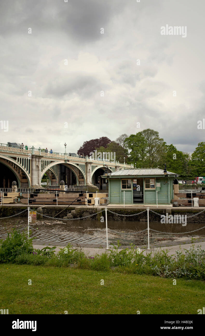 Bridge, Richmond, riverside, river Stock Photo Alamy