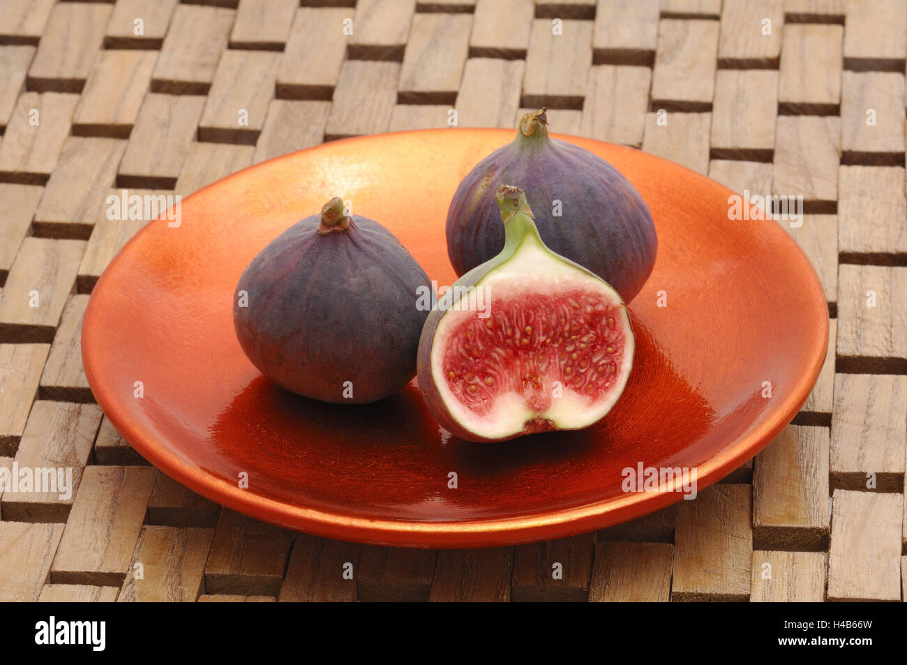 Figs, completely, halves, plate, Stock Photo
