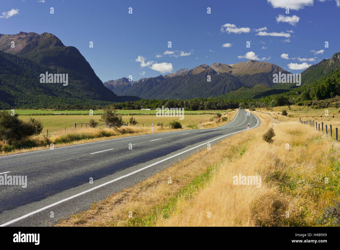 Te Anau - Milford - highway, number 94, Fiordland, Southland, south Island, New Zealand Stock Photo