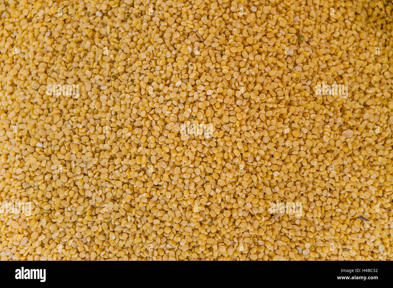 Yellow lentils at a market, Chinnamanur, Tamil Nadu, India Stock Photo