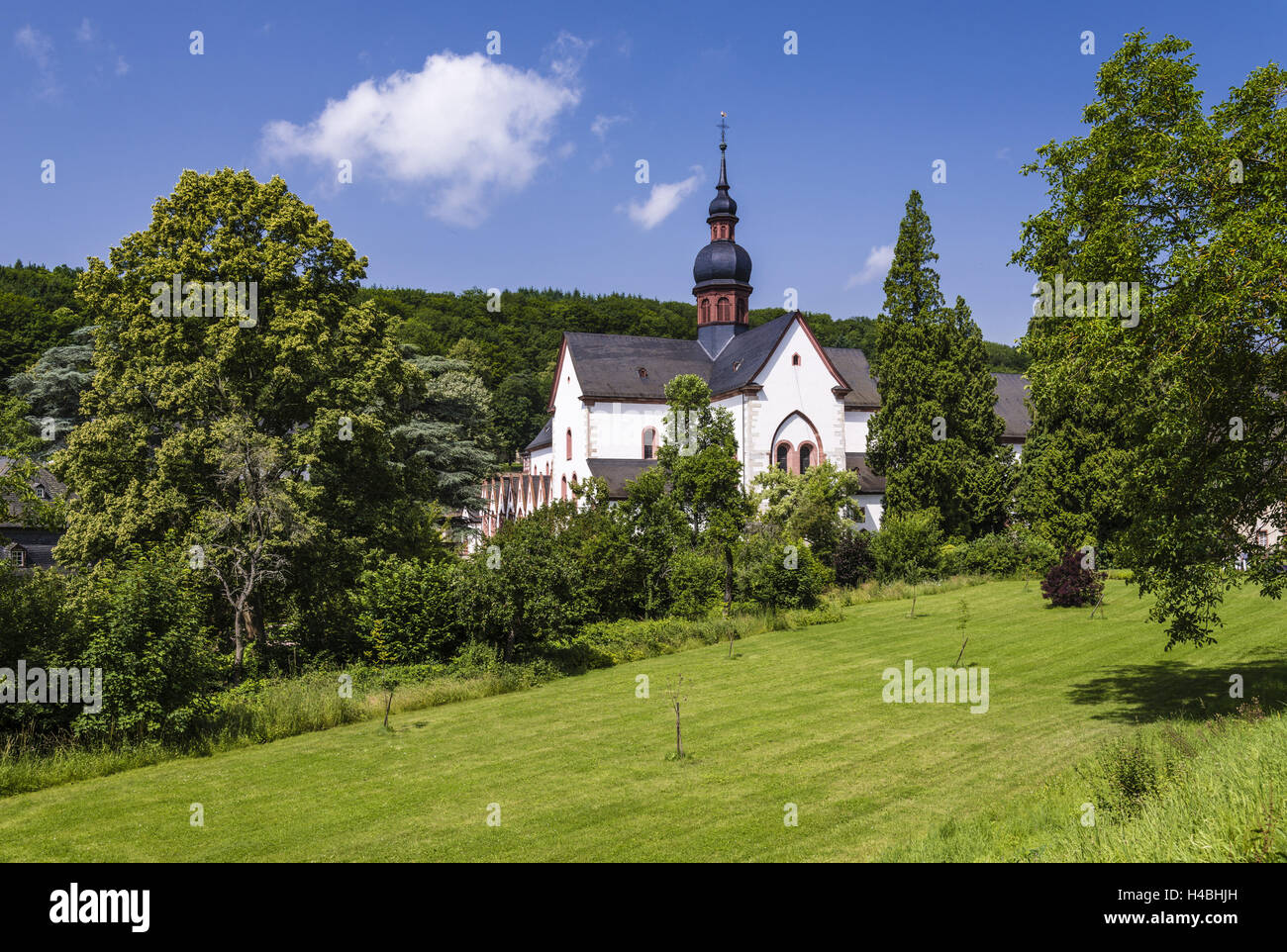 Germany, Hessen, Rheingau, Eltville at River Rhine, abbey Eberbach, abbey gardens with basilica, Stock Photo