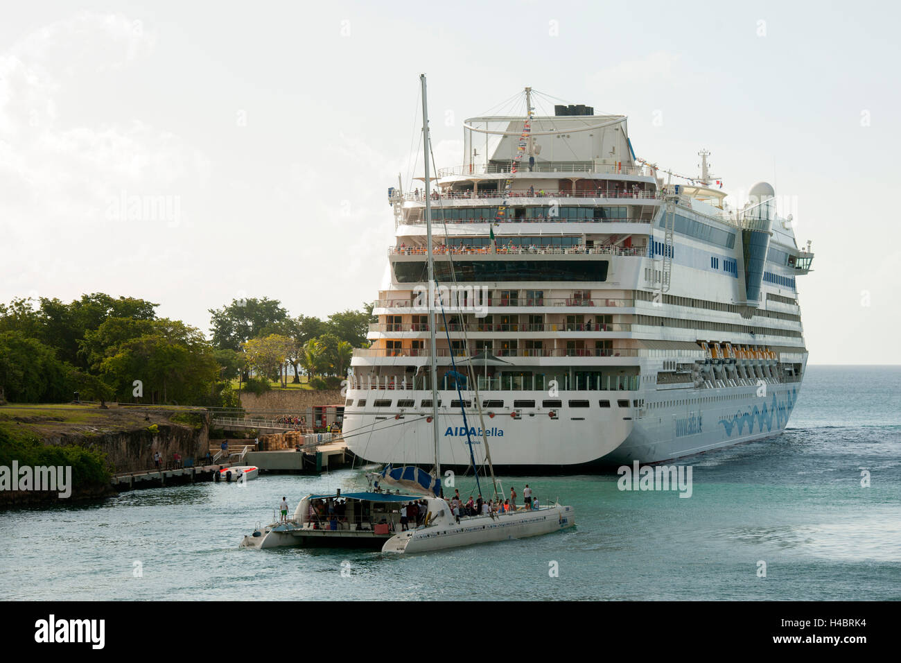 The Dominican Republic The East La Romana Cruise Ship Aida And Excursion Boat To The Island Catalina In The Mouth Of The Rio Salado Stock Photo Alamy